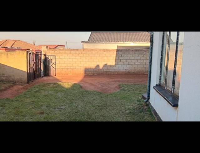 3 BEDROOM HOUSE FOR SALE IN PROTEA GLEN